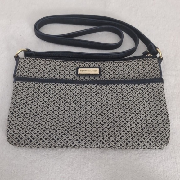 Tommy Hilfiger Canvas Crossbody Purse Bag Gold Logo Faux Leather Trim EUC Cute - Picture 1 of 15